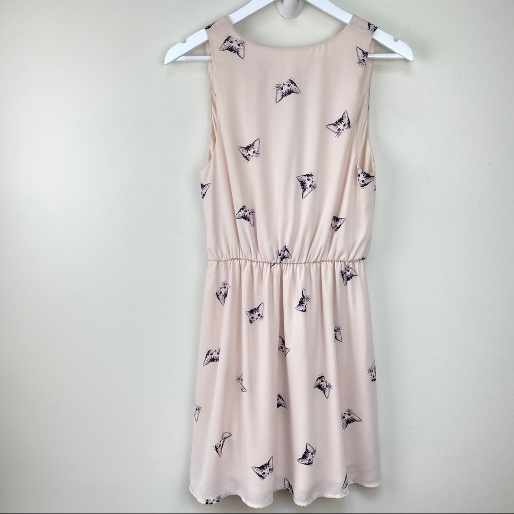 Everly Cat Dress Light Pink Women's Size Medium - Picture 5 of 9